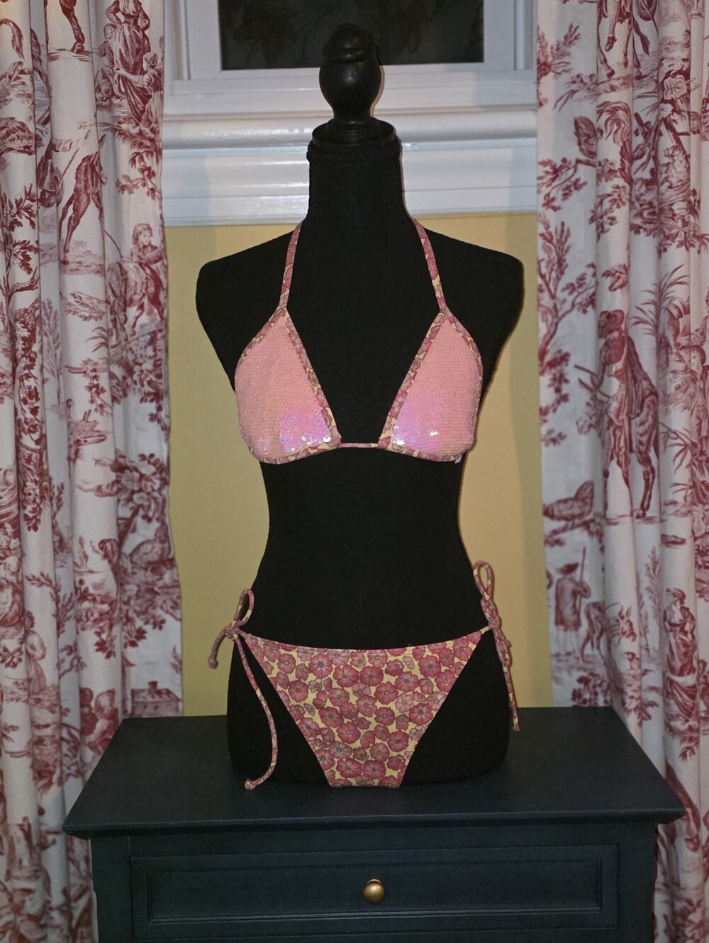 Victoria's Secret Pink Sequin Floral String Bikini M
